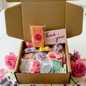 Large Handmade Wax Melt Sample Box 30pcs. Different Scents And Shapes Of Wax Melts