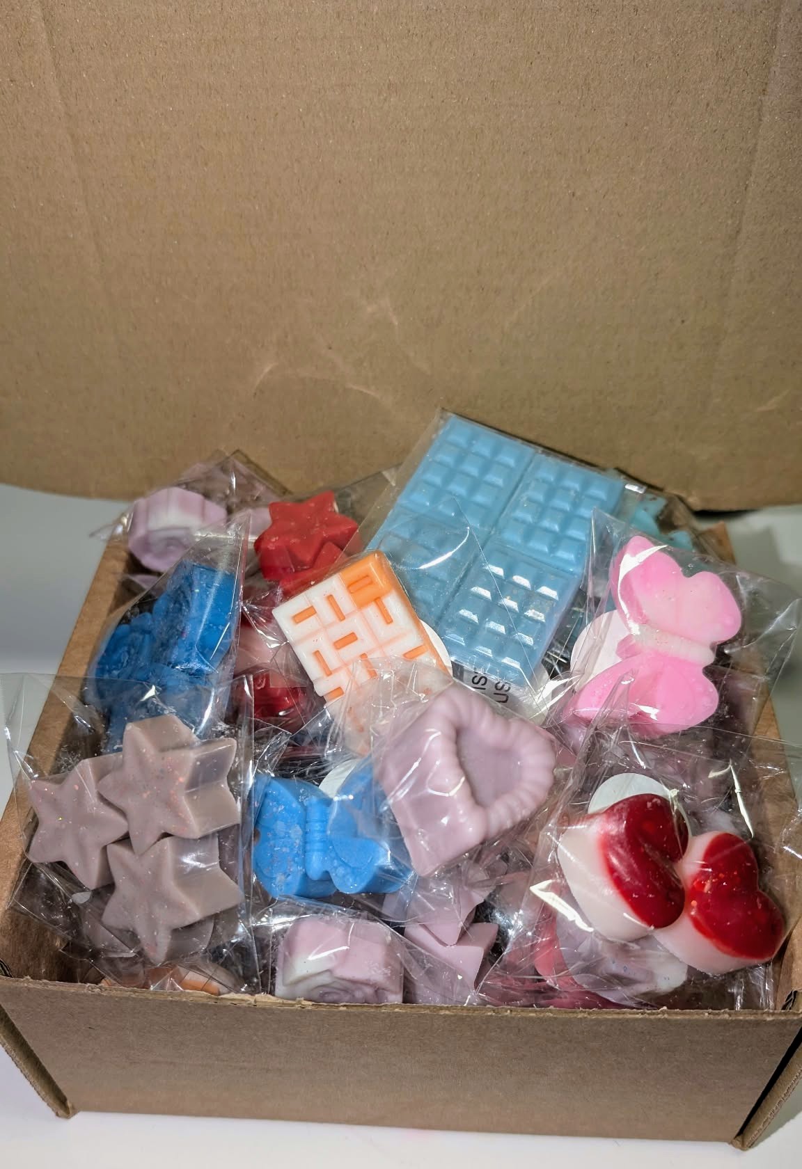 Large Handmade Wax Melt Sample Box 30pcs. Different Scents And Shapes Of Wax Melts - Image 8